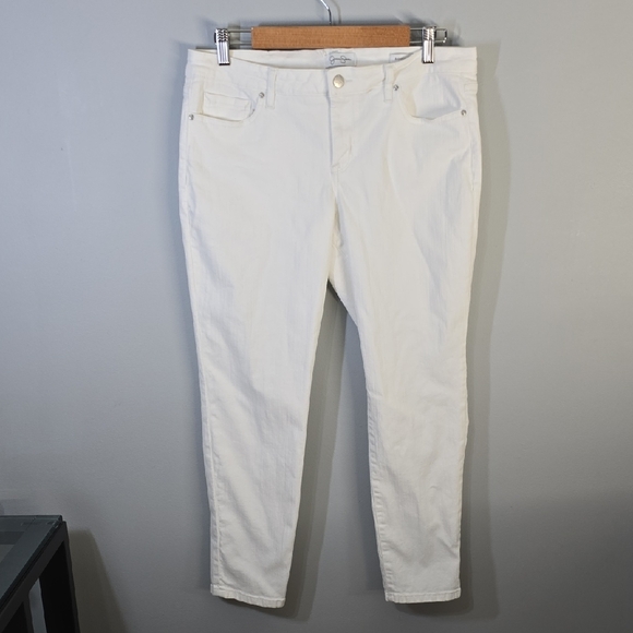 Jessica Simpson Denim - Jessica Simpson Jeans Women's Size 12 White Rolled crop Skinny White Jeans